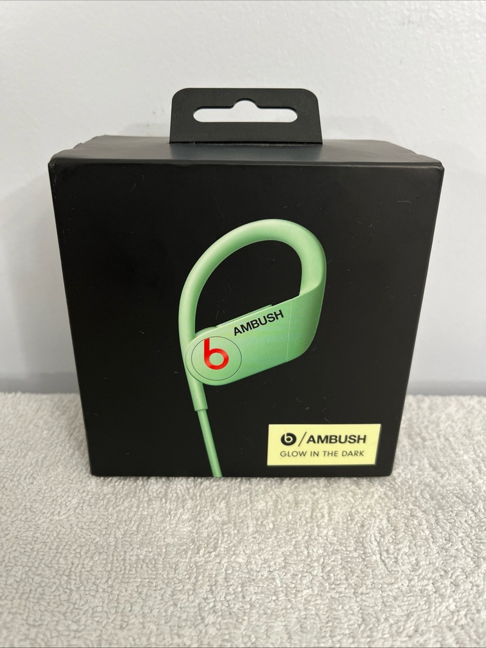 Beats  X Ambush Powerbeats Glow In The Dark Green Wireless Earphones Apple